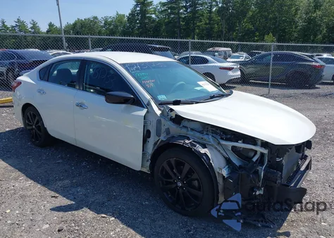 2017 Nissan Altima 2.5/S/Sv/Sl/Sr из США, поврежденный, VIN 1N4AL3AP5HC175143